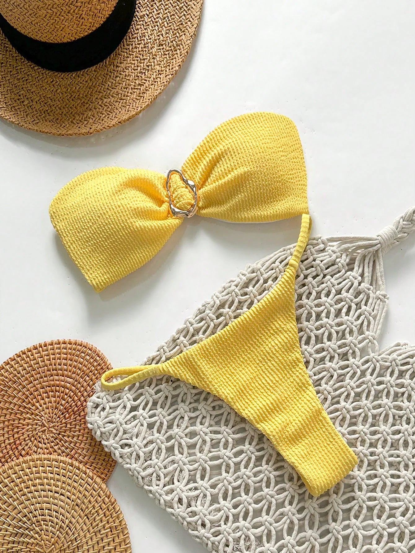 Biquíni Tomara que Caia com Detalhe Metálico